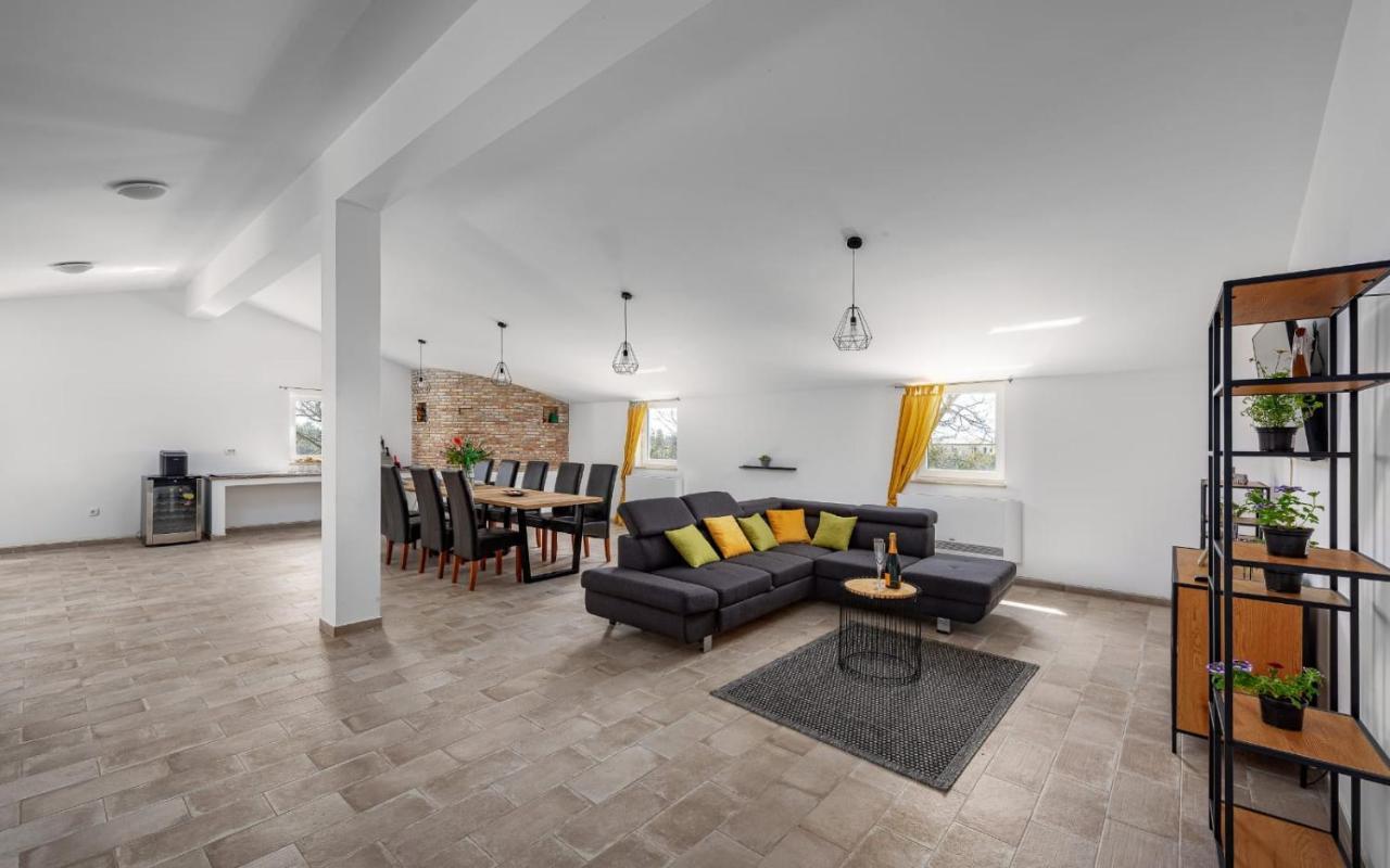 Apartments Valeria Divsici Exterior photo